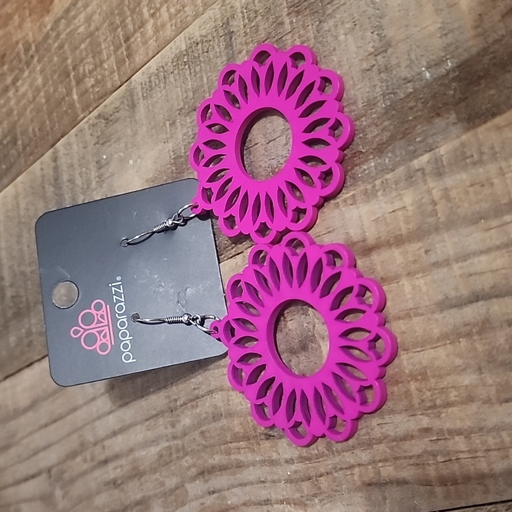 Paparazzi, Pink Wood Fish hook earrings